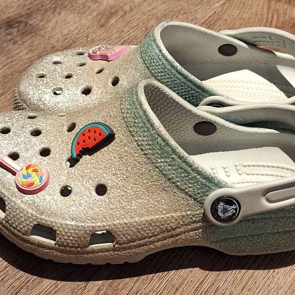 Crocs Iridescent Glitter Blue To Silver With Charms Sz 1
